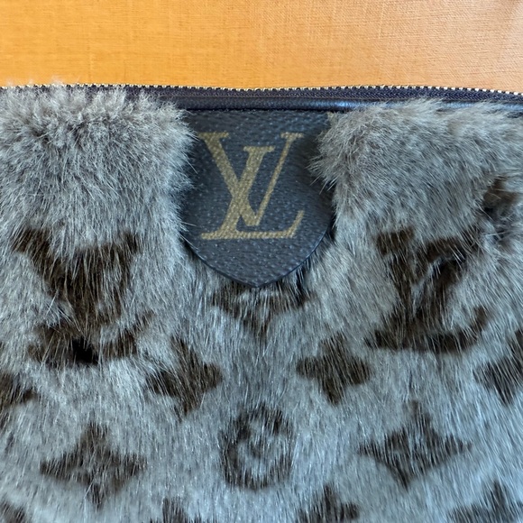 **RARE** Like New LV Brown Monogram Mink Crossbody Bag - Picture 2 of 14